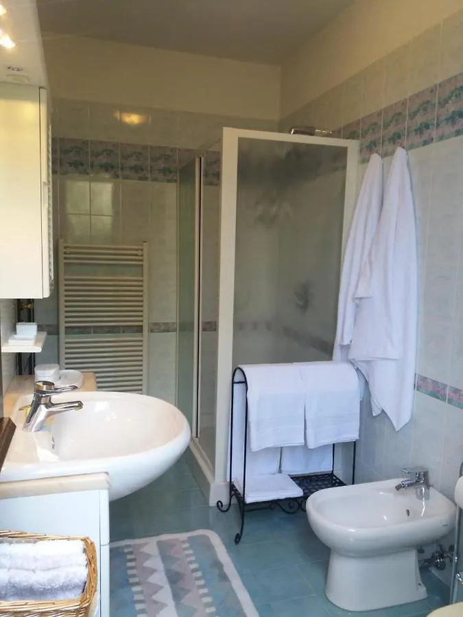 Casa Intignano - Camera Con Bagno E Portico Vista Lago Tremezzo