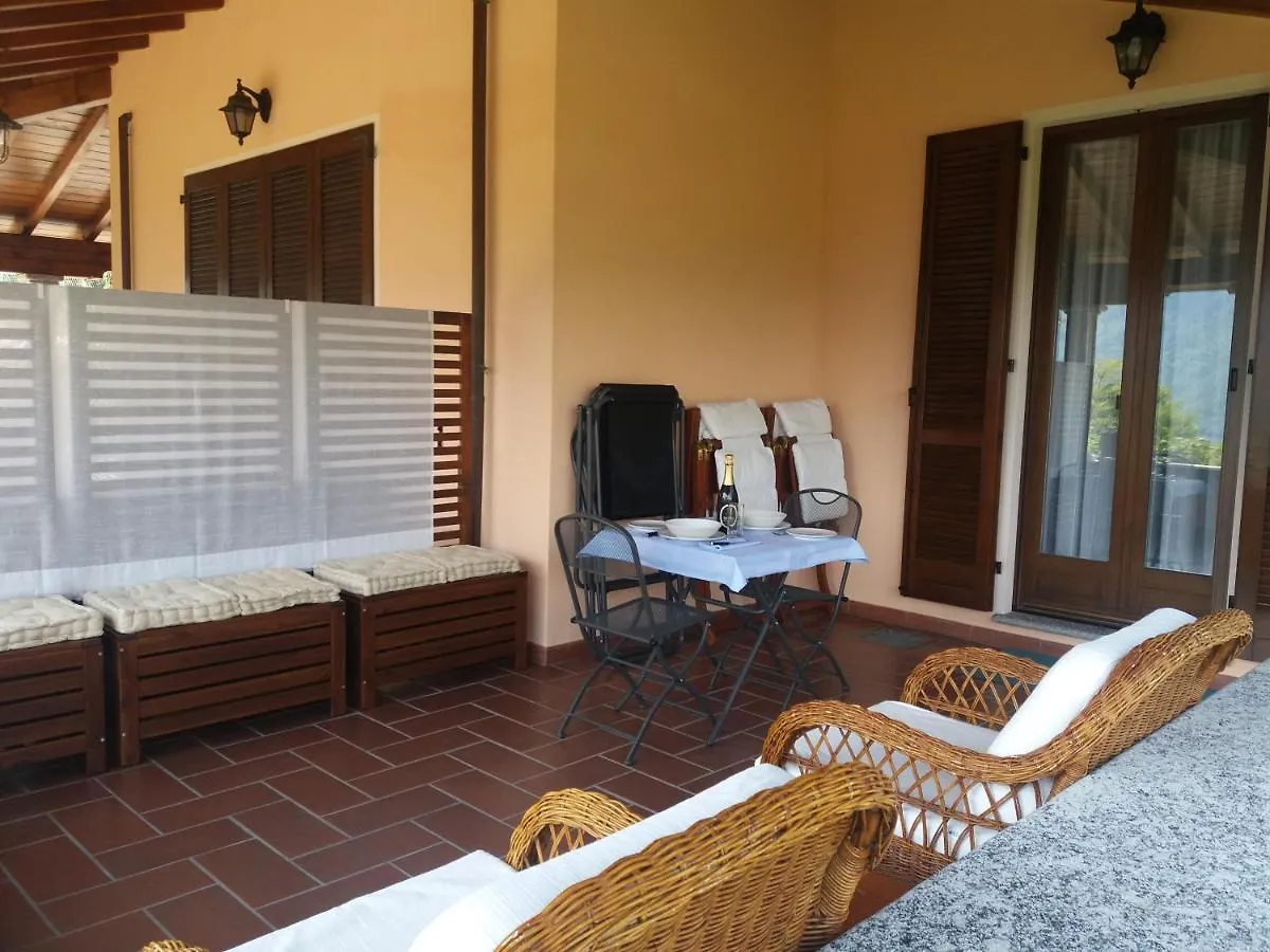 טרמצו Casa Intignano - Camera Con Bagno E Portico Vista Lago 0*,  איטליה