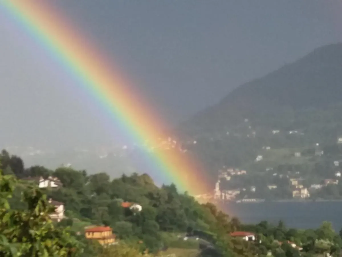 Casa Intignano - Camera Con Bagno E Portico Vista Lago Tremezzo Italië