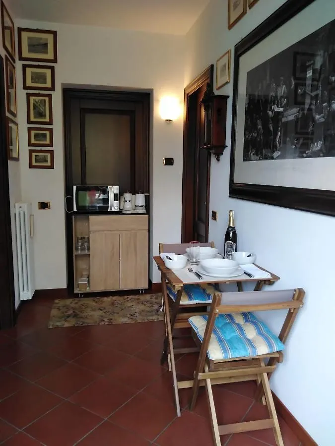 Casa Intignano - Camera Con Bagno E Portico Vista Lago Tremezzo 0*,  Italien