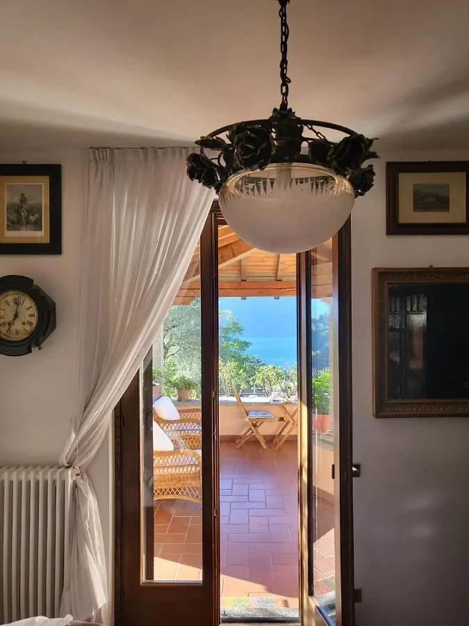 Casa Intignano - Camera Con Bagno E Portico Vista Lago Tremezzo Italien